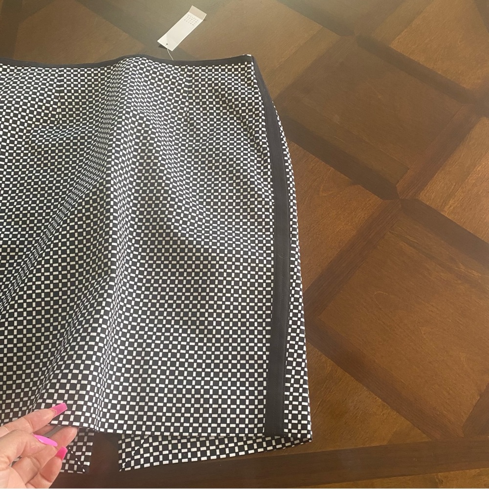 COPY - WHBM geometric pencil skirt NWT - Picture 4 of 7